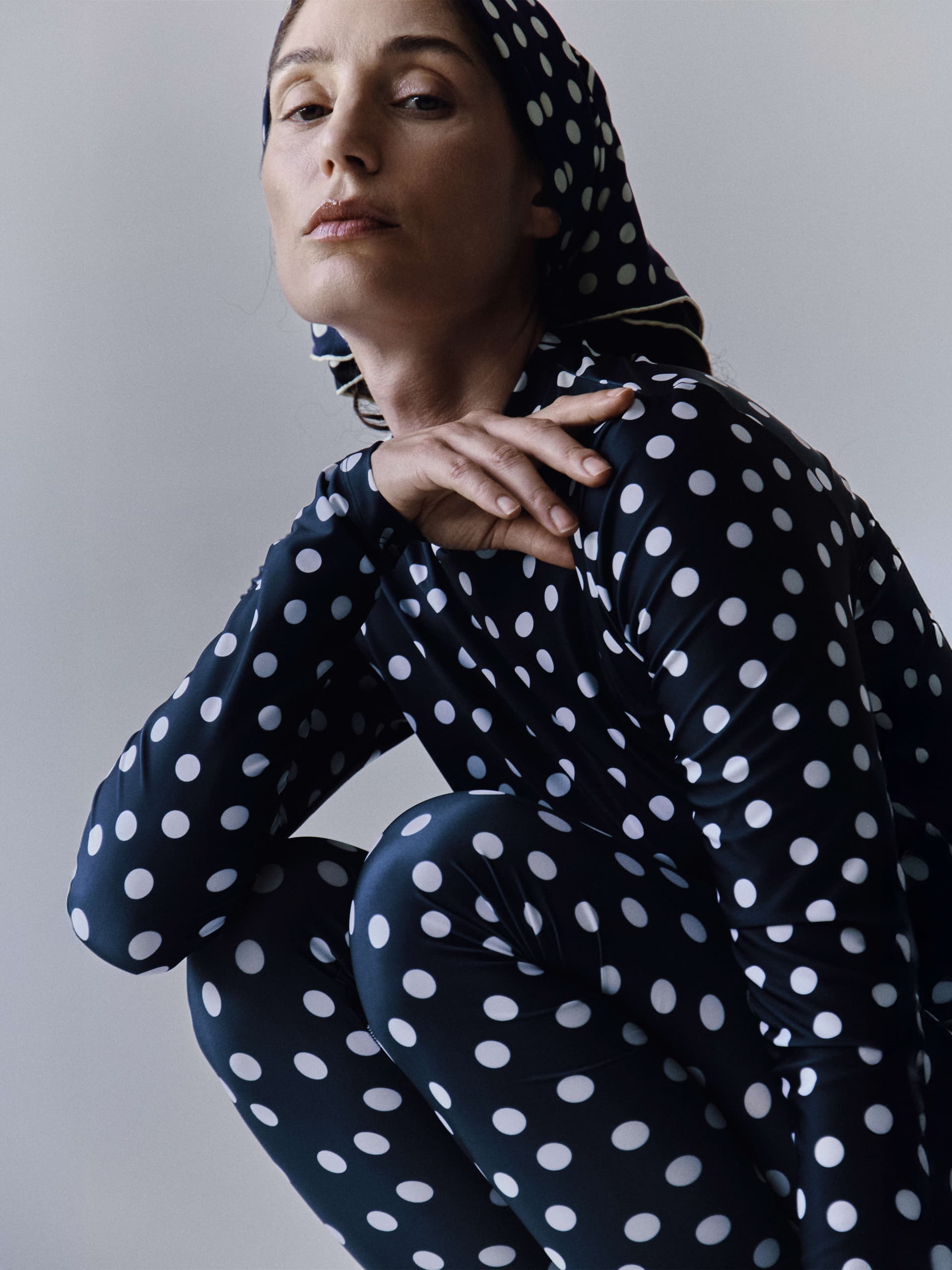Jedwabna apaszka 53 cm Polka Dot black / navy — widok 3