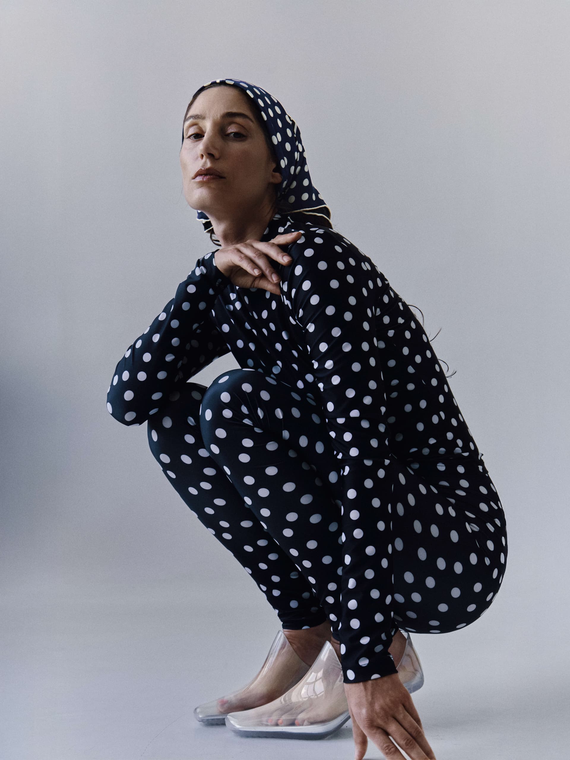 Jedwabna apaszka 65 cm Polka Dot black / navy — widok 8
