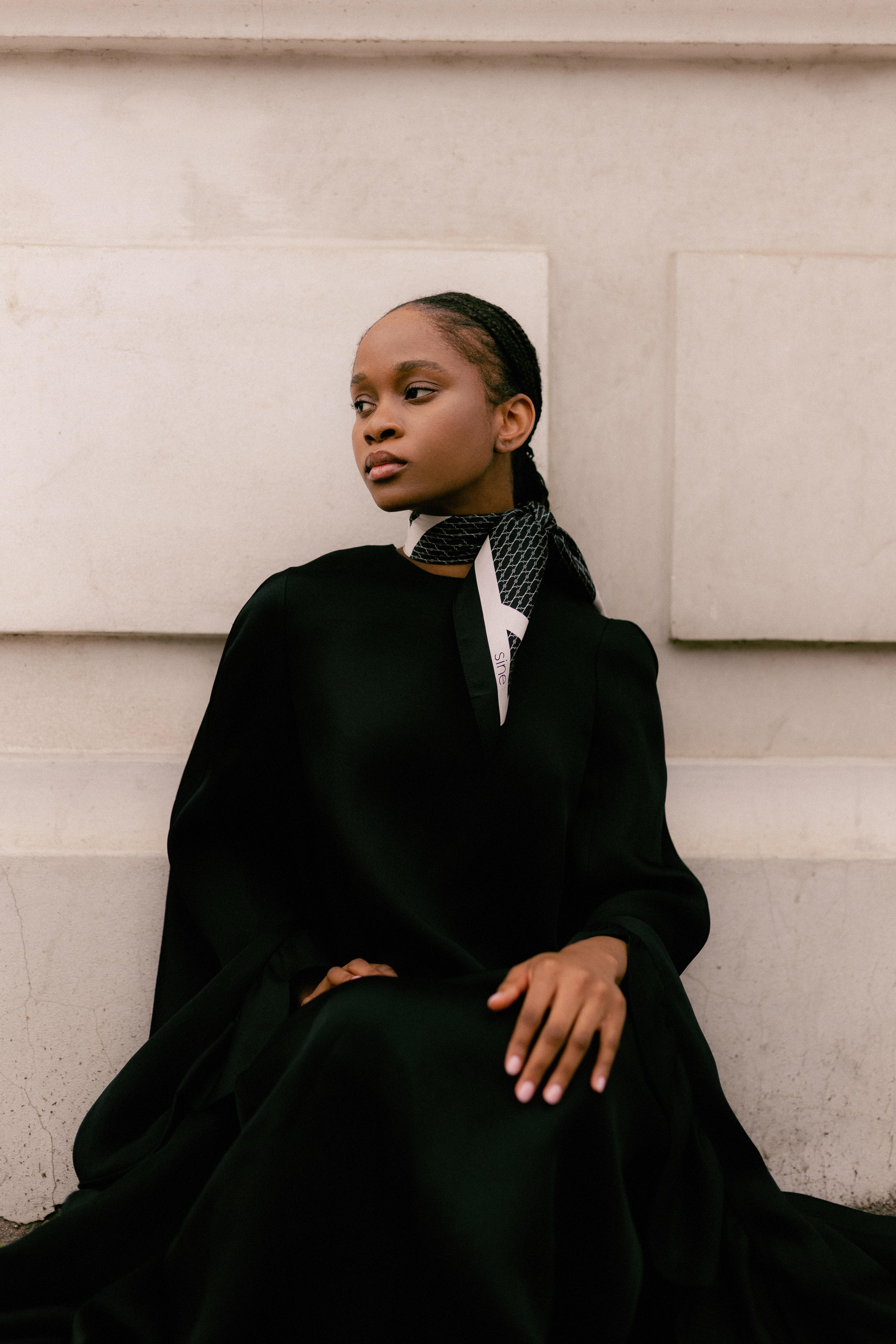 Jedwabna apaszka 65 cm | Sine Silk CLASSIC BLACK | outlet