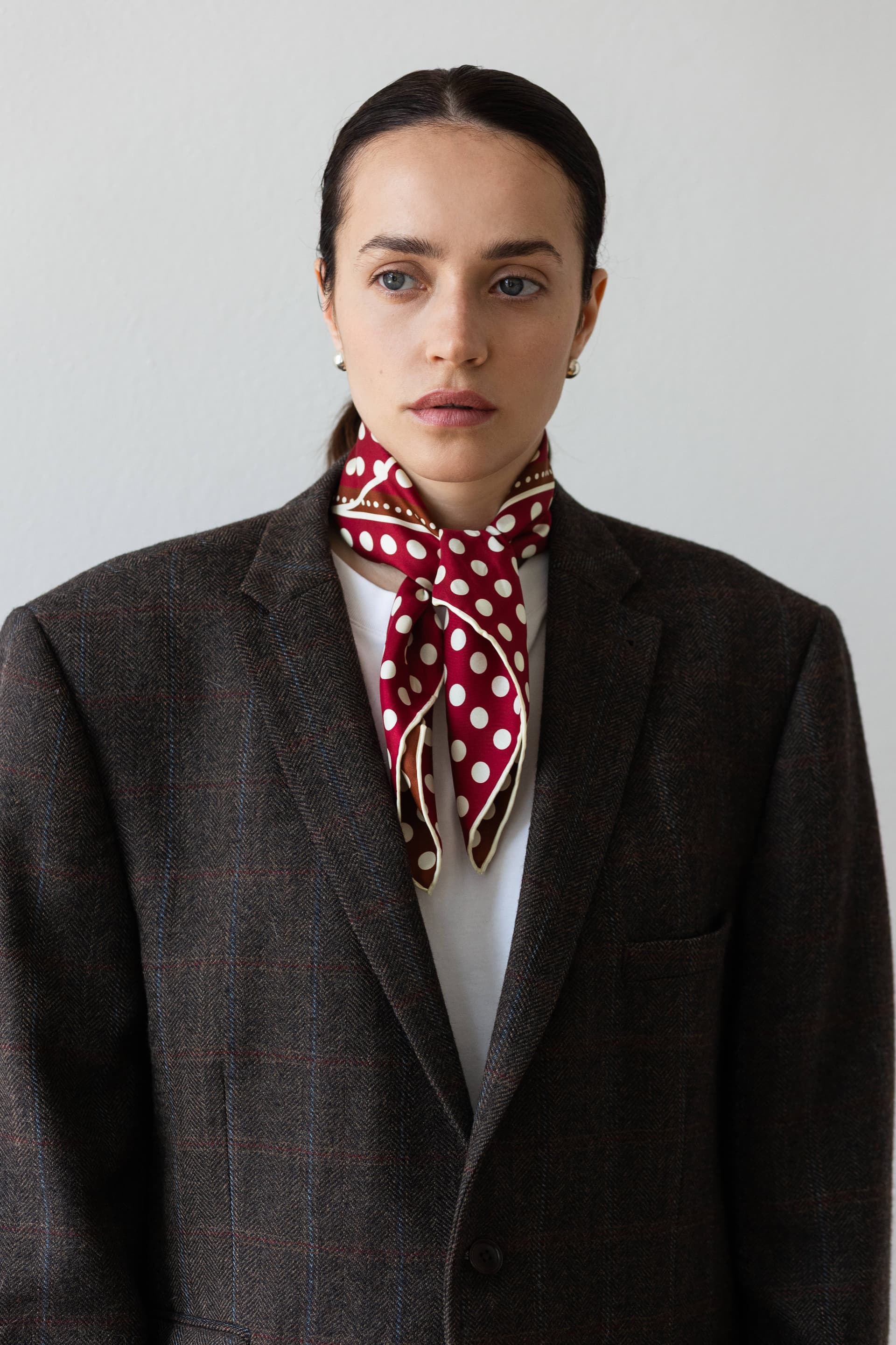 Jedwabna apaszka 53 cm Polka Dot burgundy / brown — widok 1