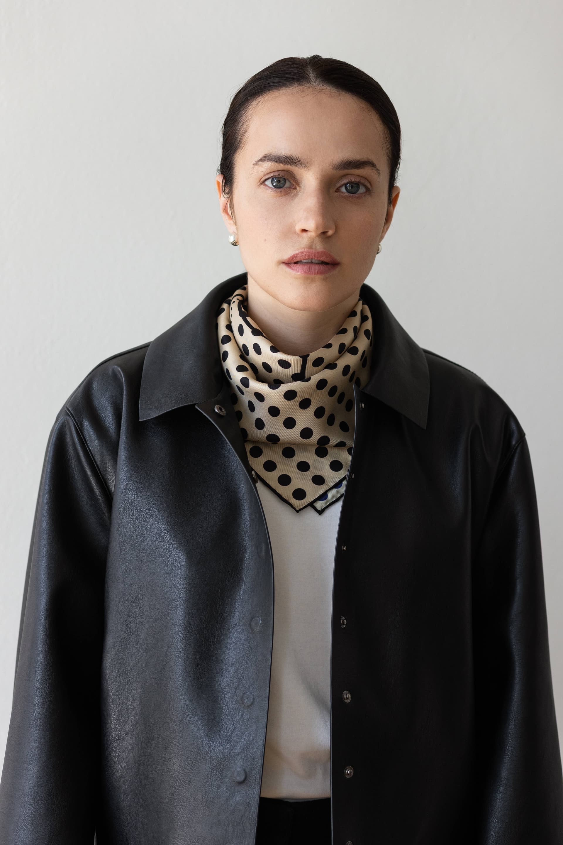 Jedwabna apaszka 65cm Polka Dot beige / cream — widok 4