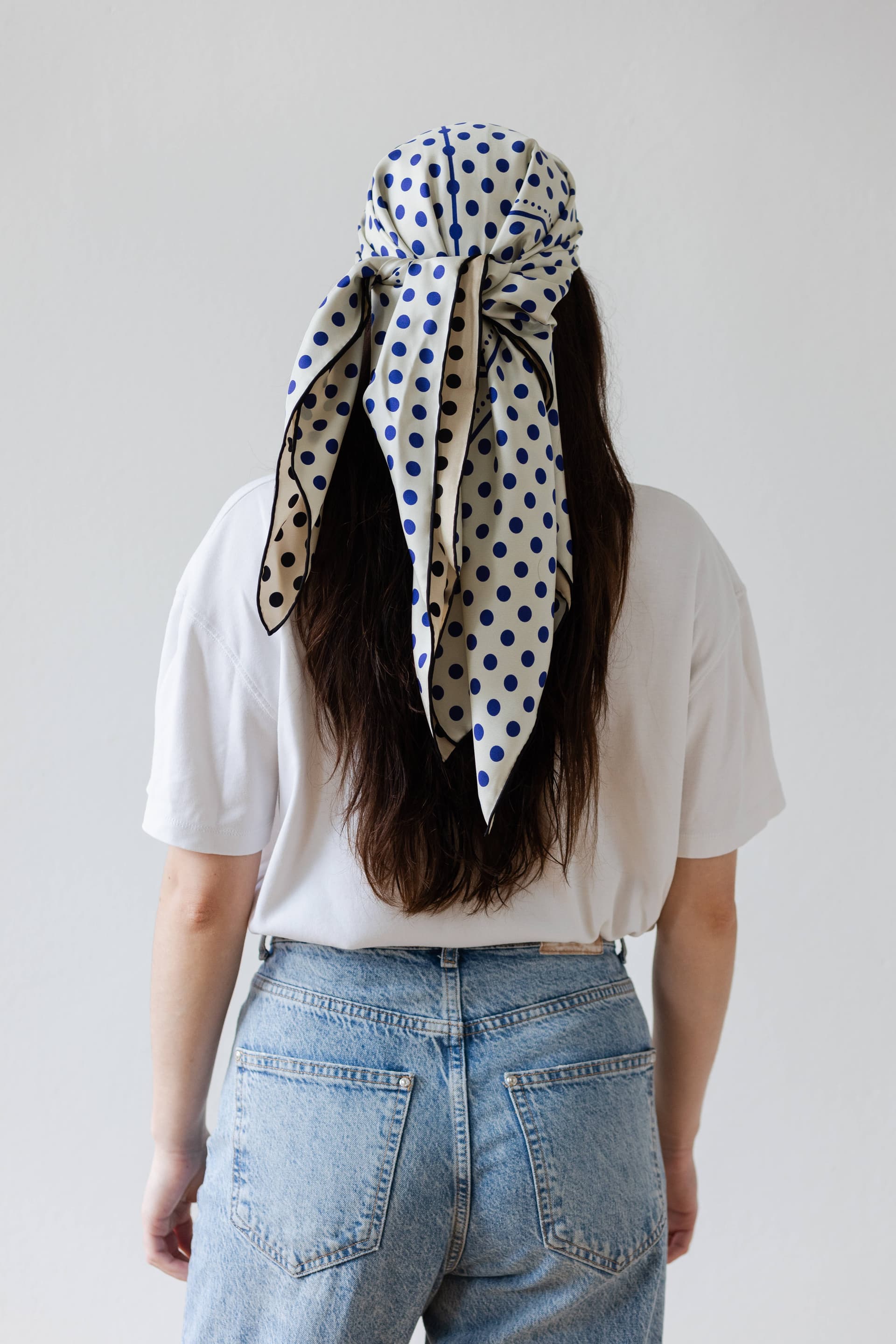 Jedwabna apaszka 90 cm Polka Dot beige / cream — widok 5