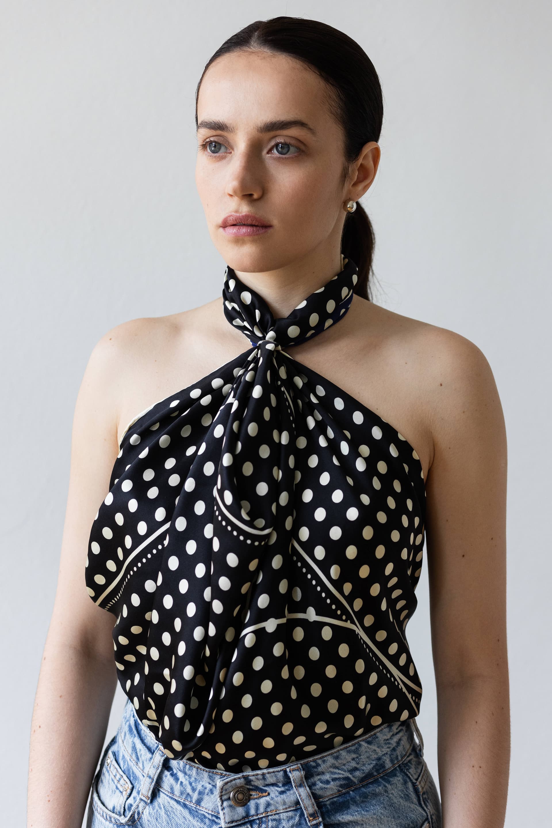 Jedwabna apaszka 90 cm Polka Dot black / navy — widok 8
