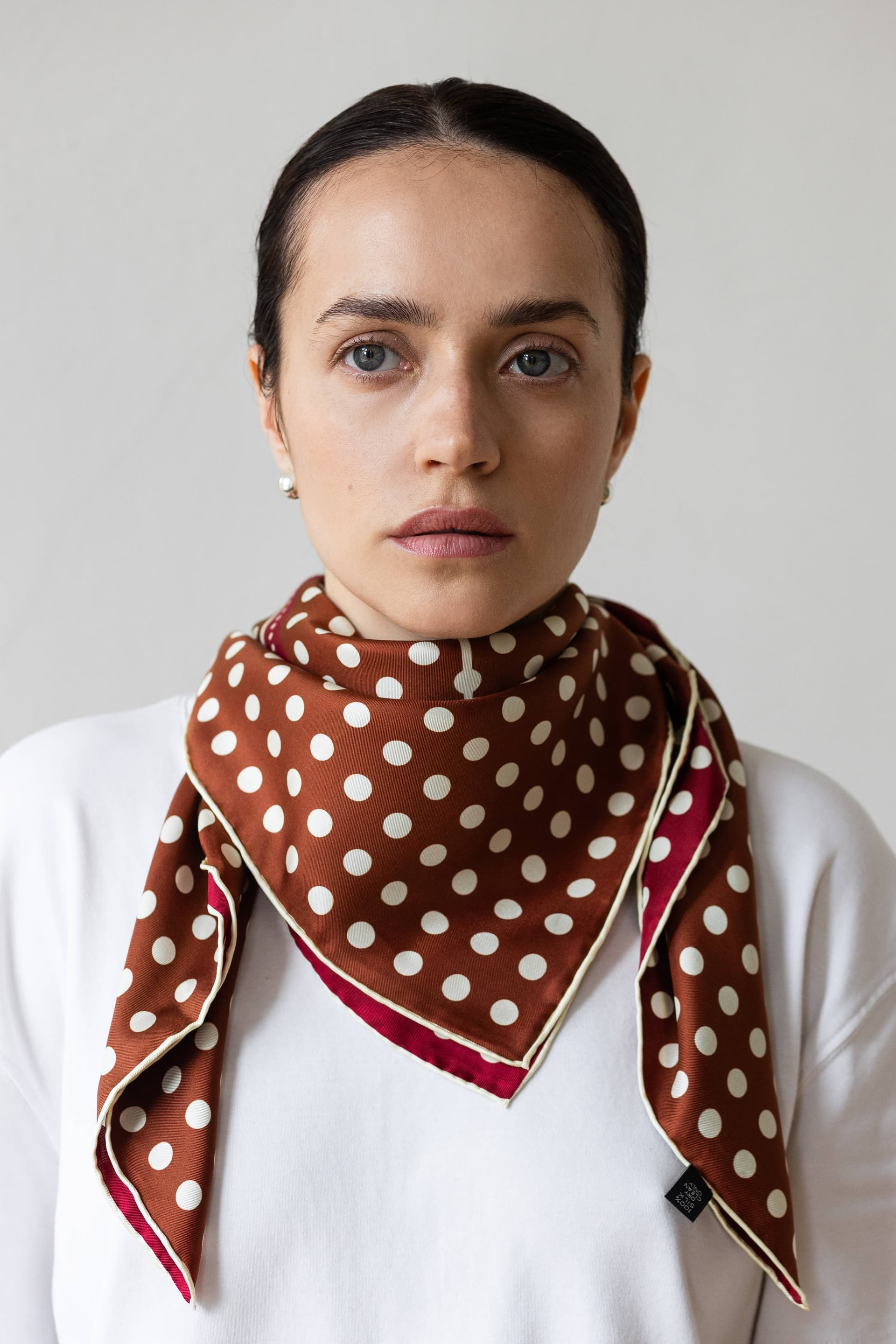 Silk scarf 90 cm Polka Dot black / navy — view 7