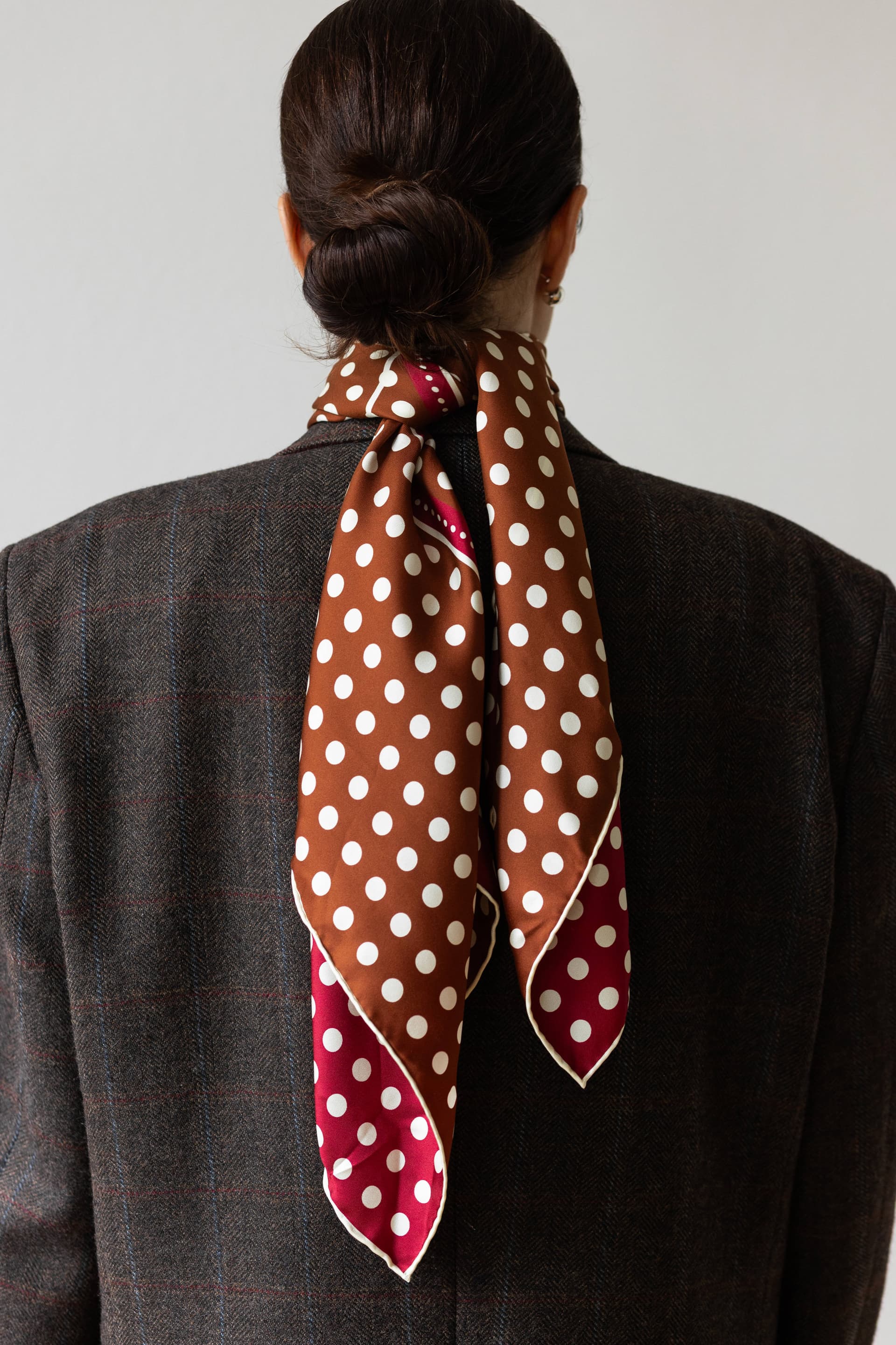 Silk scarf 90 cm Polka Dot black / navy — view 8
