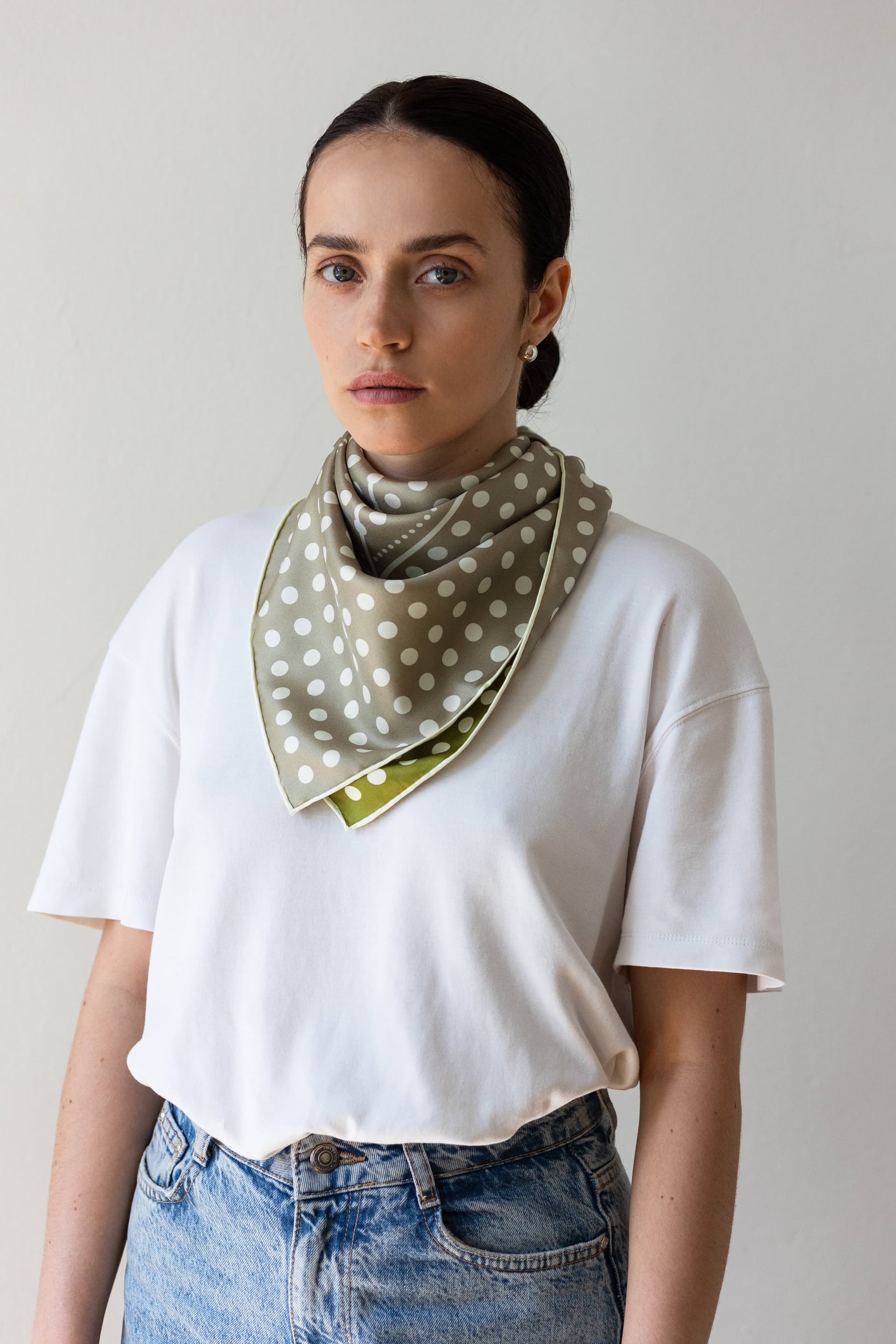 Silk scarf 90 cm Polka Dot black / navy — view 6