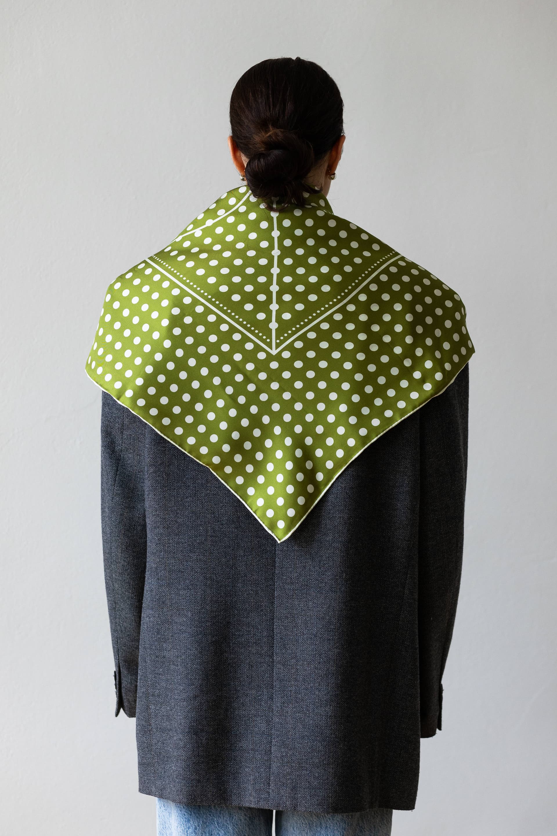 Silk scarf 90 cm Polka Dot black / navy — view 2