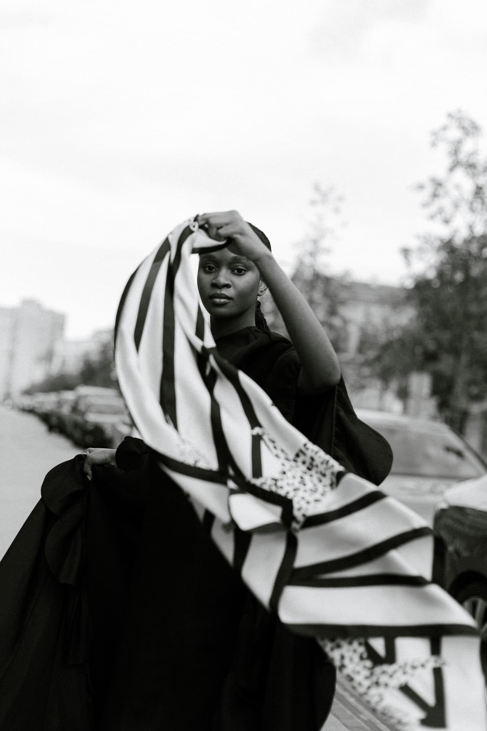 Jedwabna apaszka kremowa 90 cm | LAMPARTY