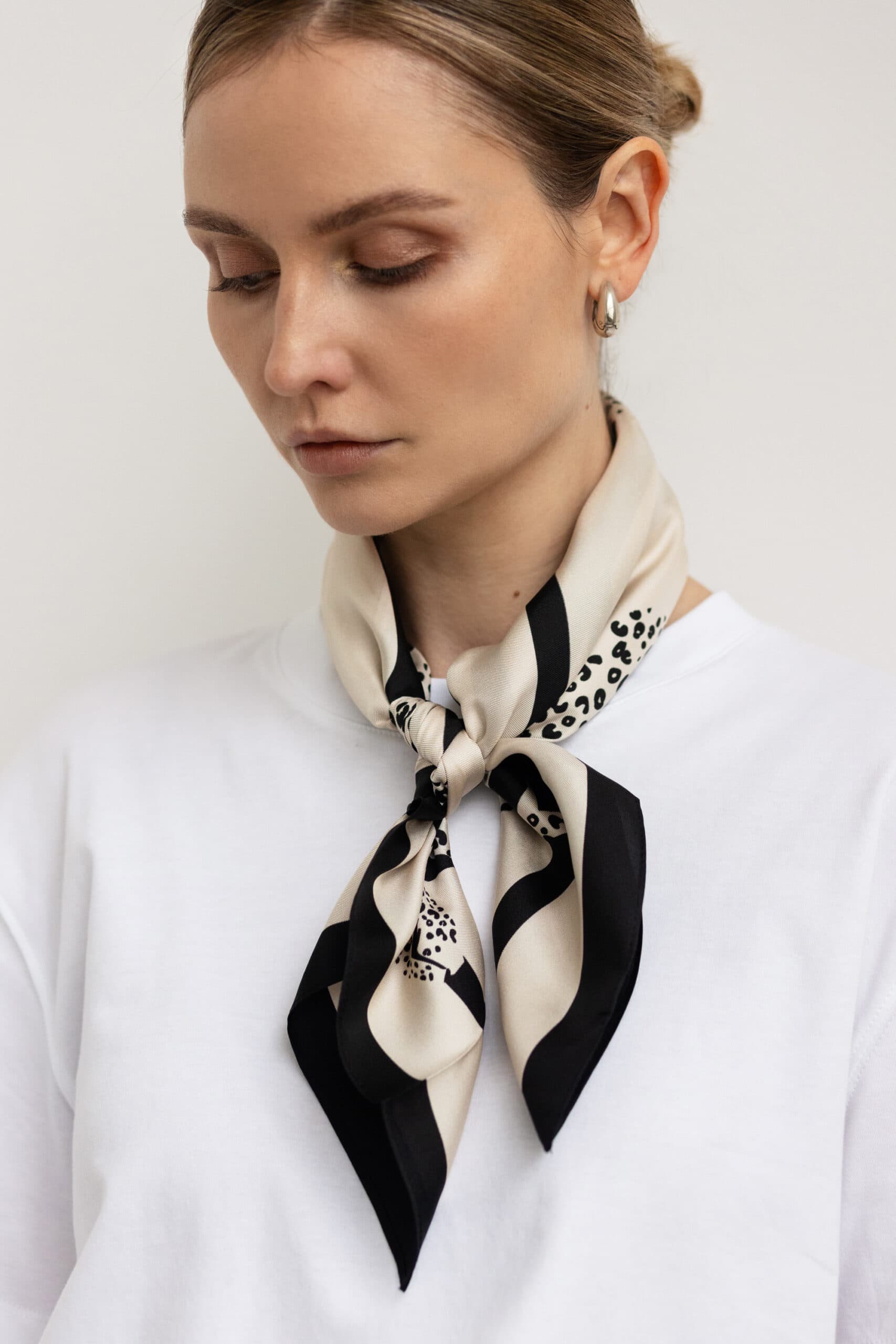 Creamy Silk Scarf 65 cm | LEOPARD — view 2