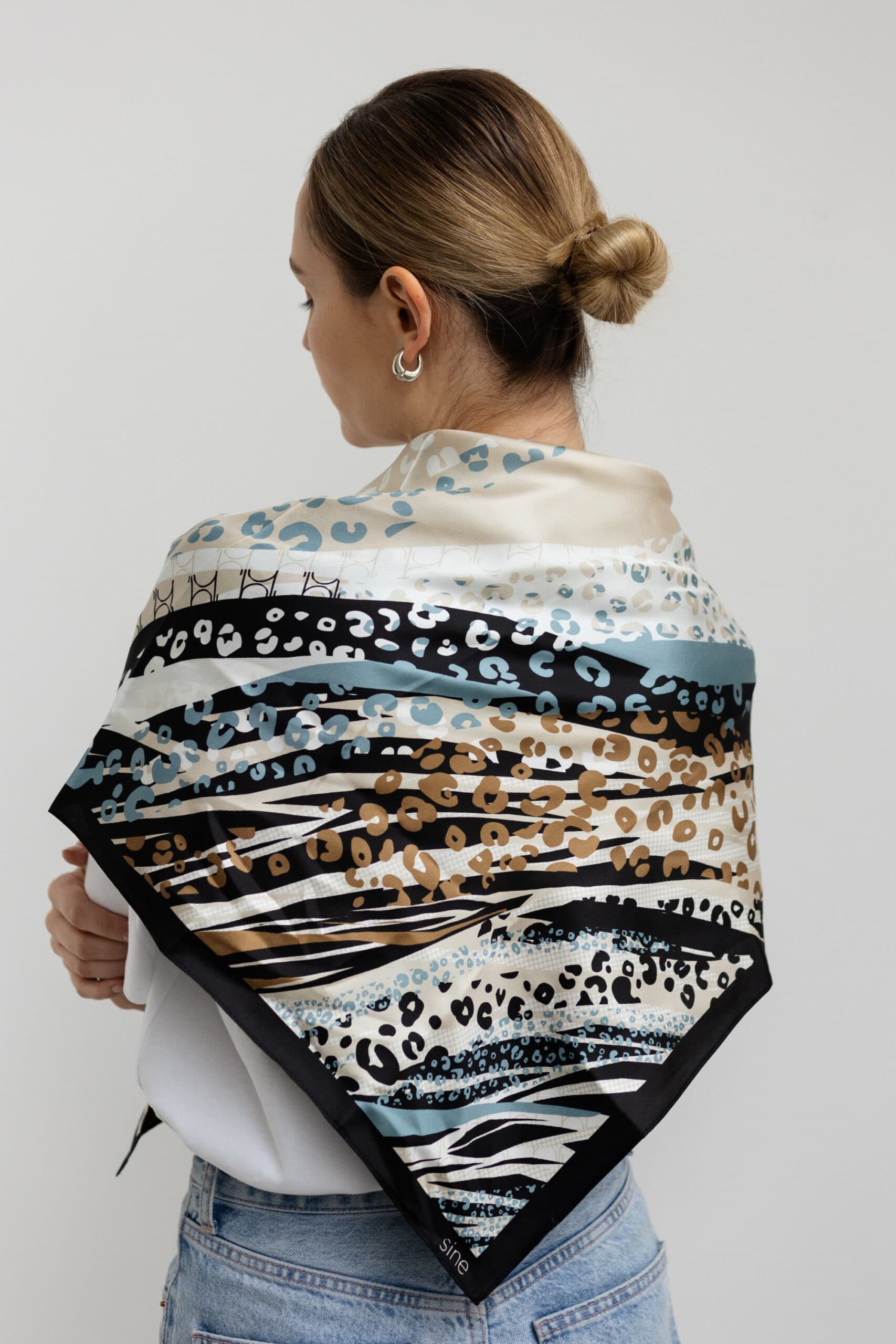 Silk Scarf 90 cm | WAVE — view 4
