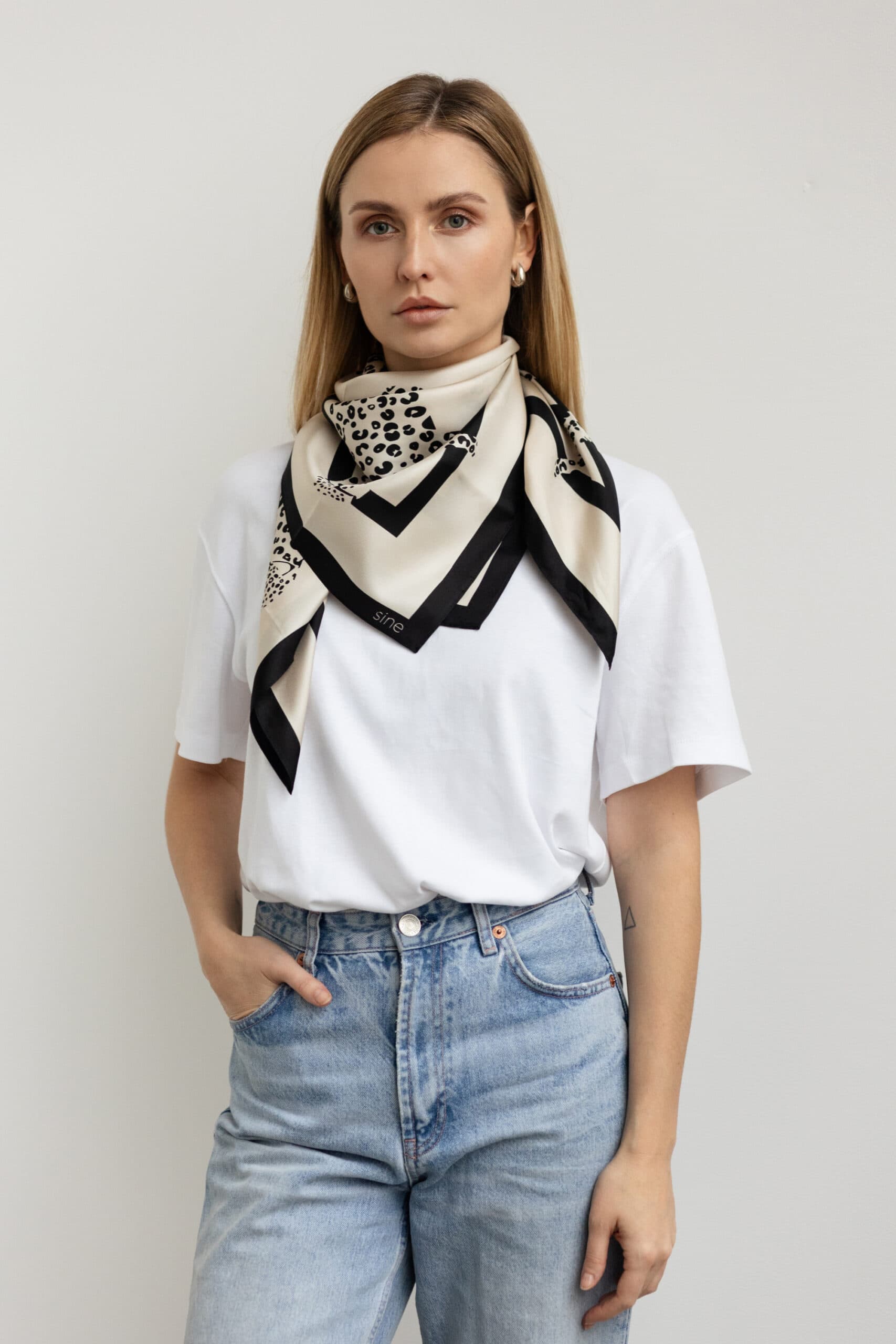 Jedwabna apaszka kremowa 90 cm | LAMPARTY