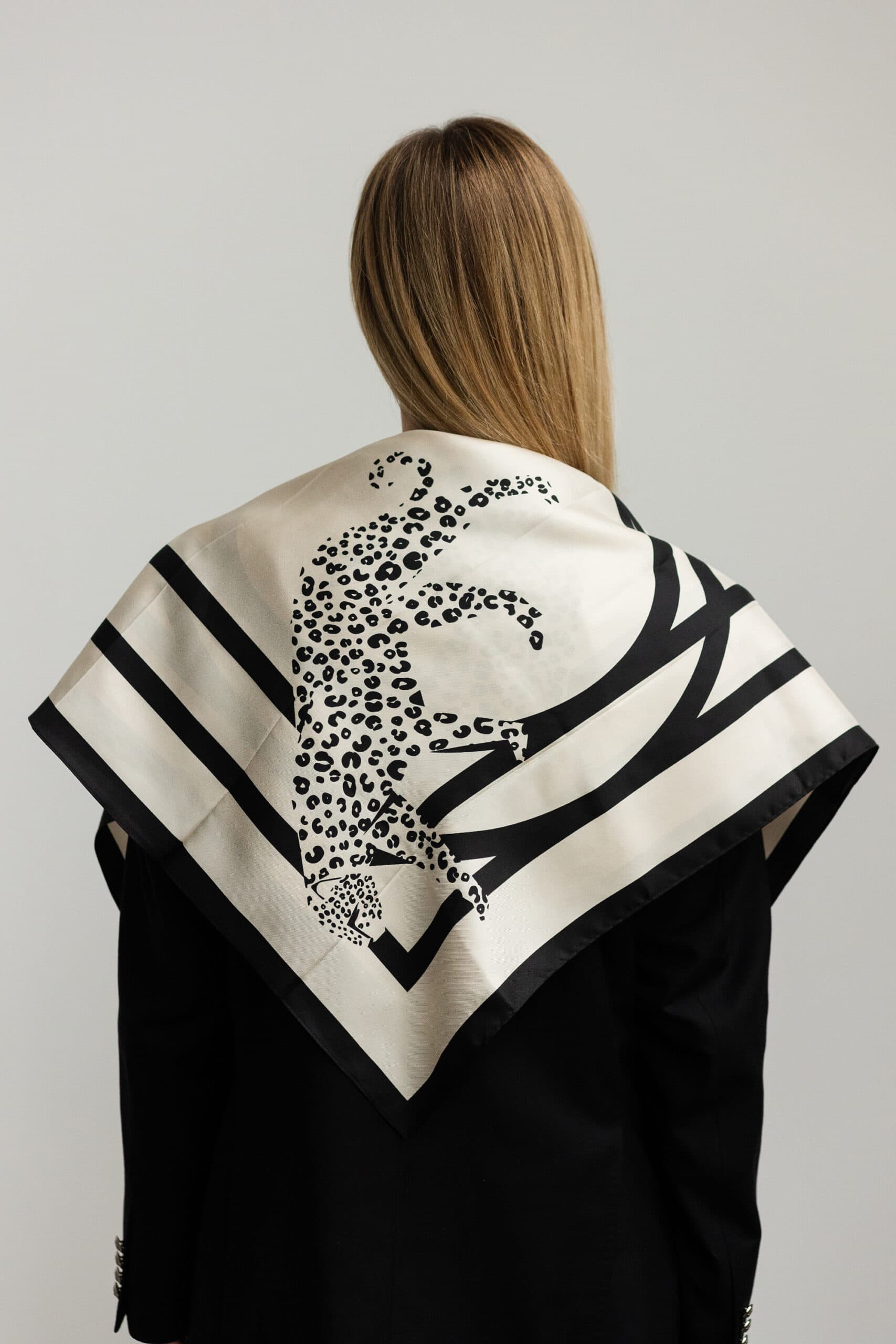 Jedwabna apaszka kremowa 90 cm | LAMPARTY