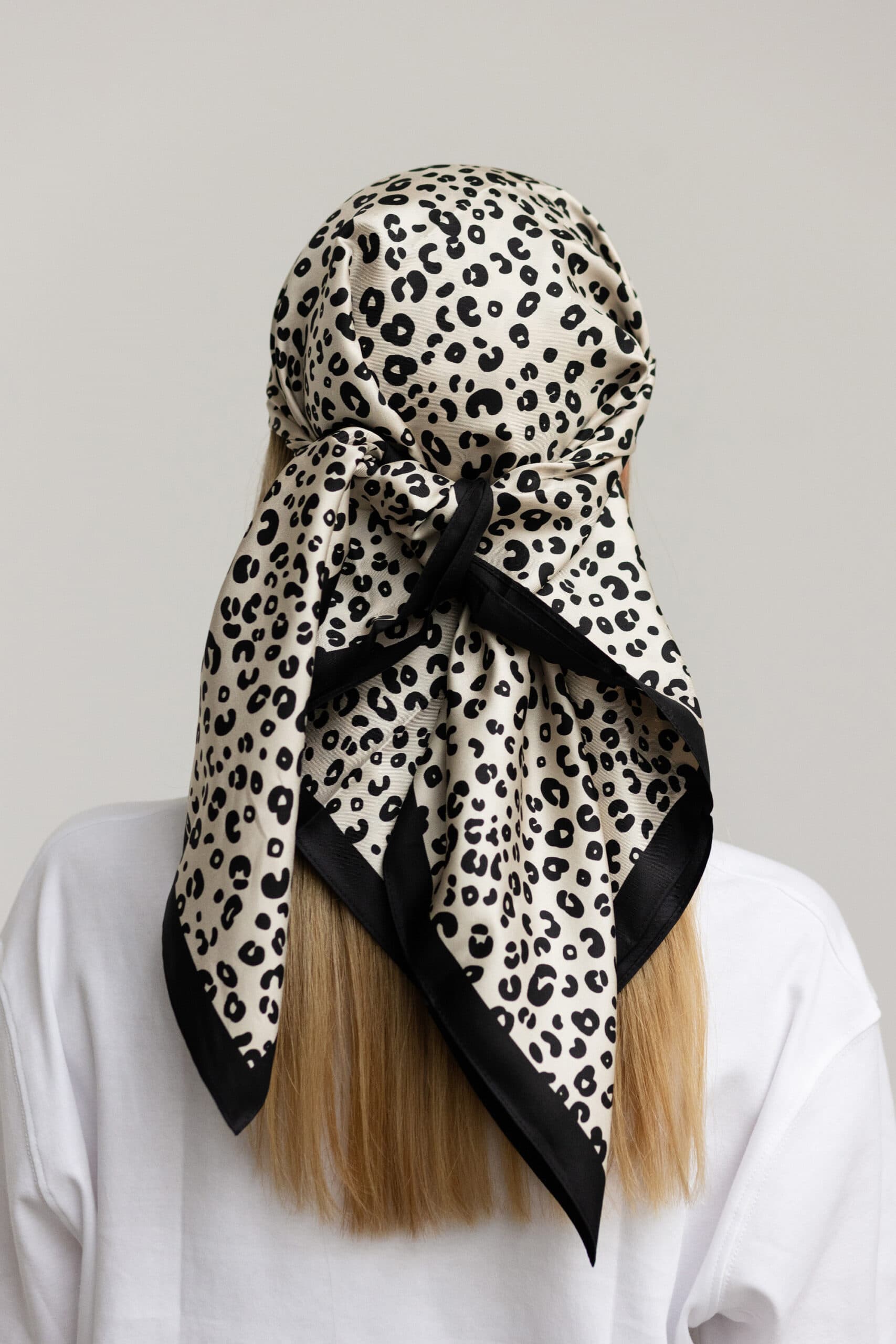 Silk Scarf 90 cm | ANIMAL MOTIF — view 2