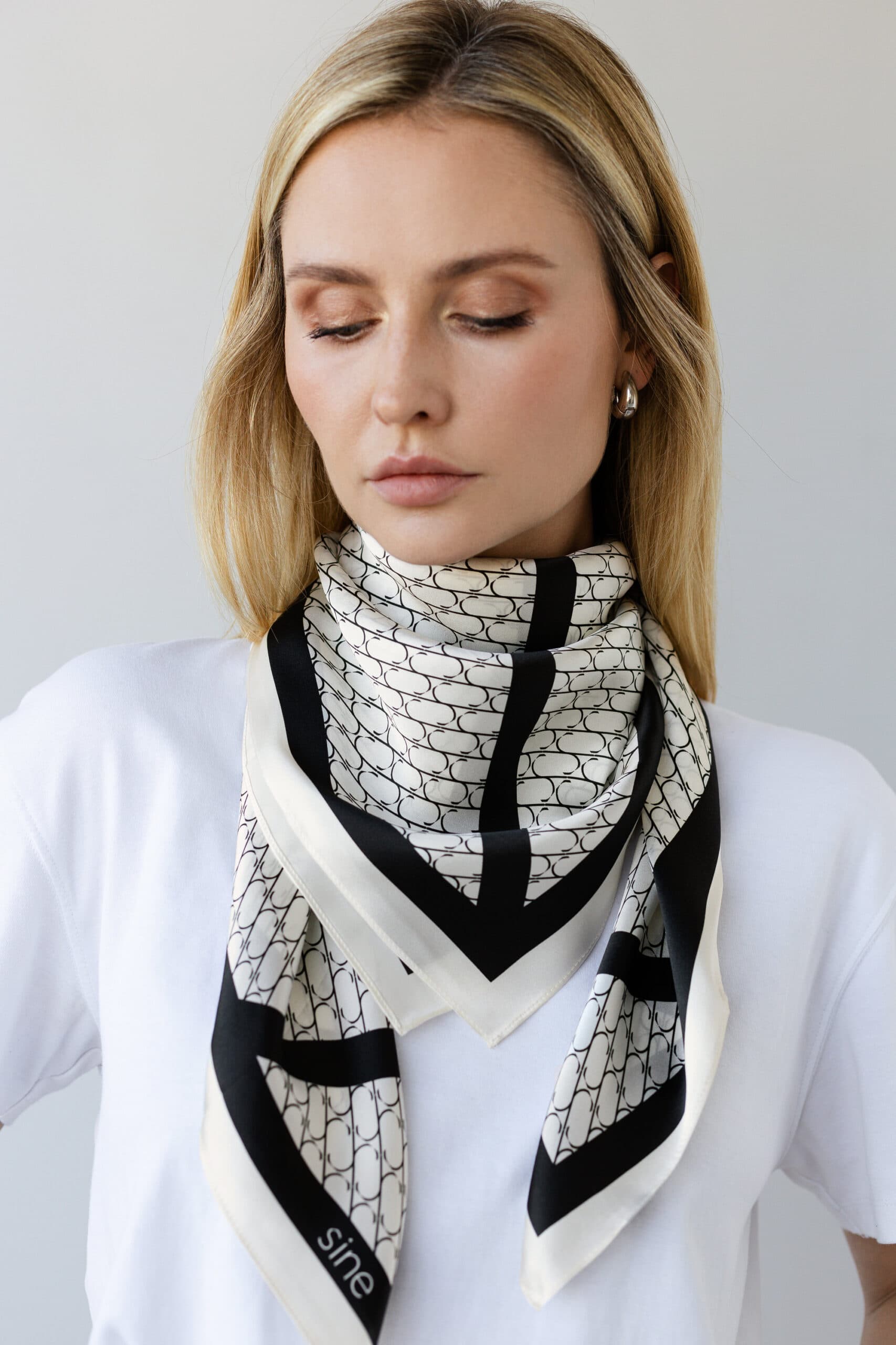 Silk Scarf 90 cm | Sine Silk CLASSIC CREAM — view 7