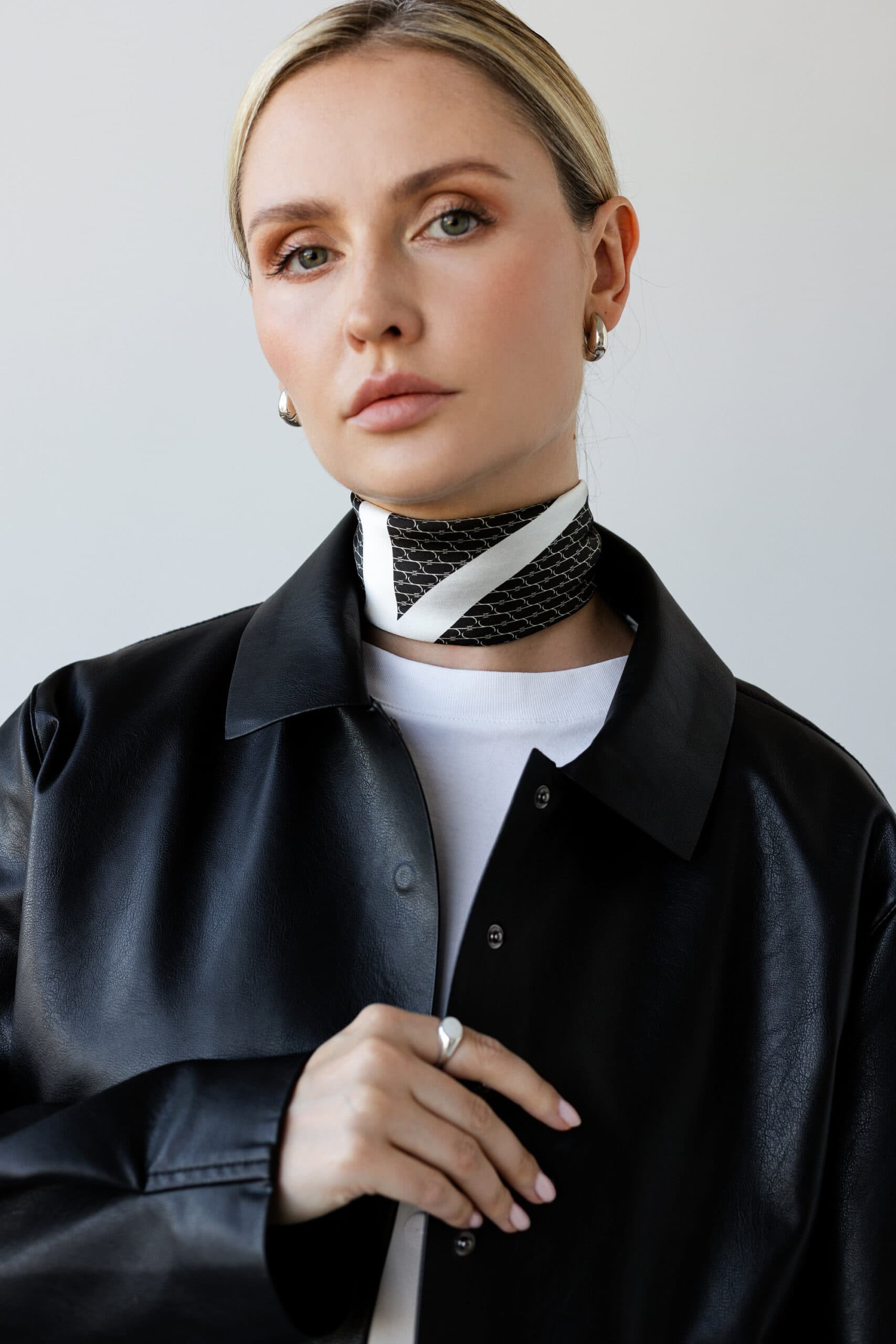 Silk Scarf 53 cm | Sine Silk CLASSIC BLACK — view 3