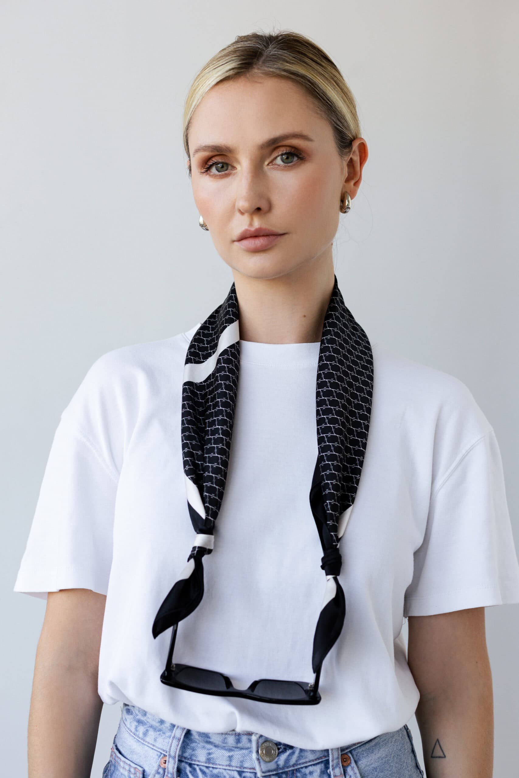 Jedwabna apaszka 65 cm | Sine Silk CLASSIC BLACK