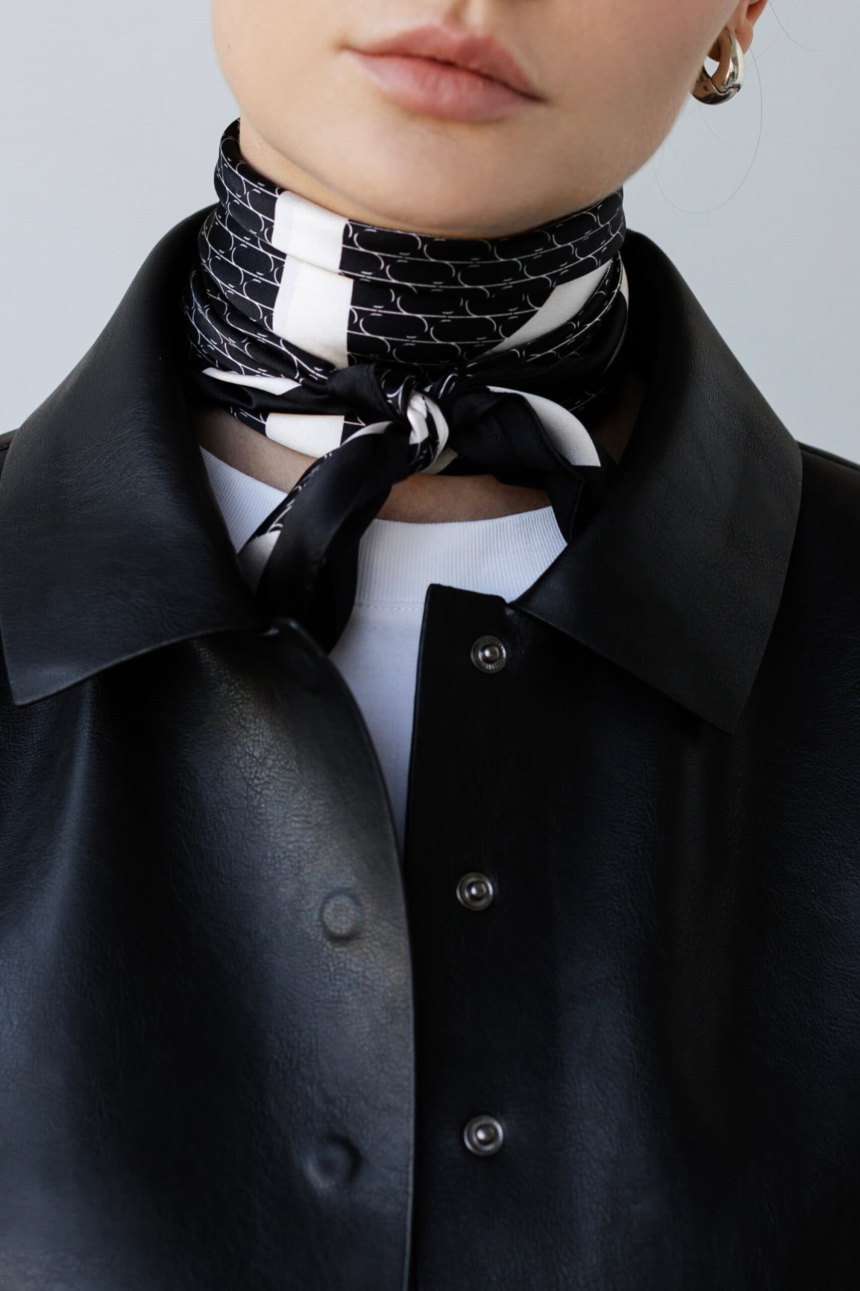 Jedwabna apaszka 65 cm | Sine Silk CLASSIC BLACK