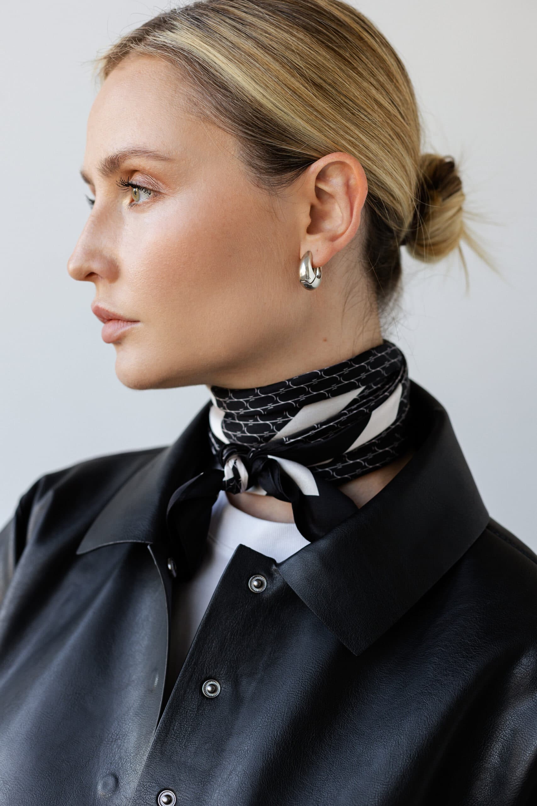 Silk Scarf 65 cm | Sine Silk CLASSIC BLACK — view 2