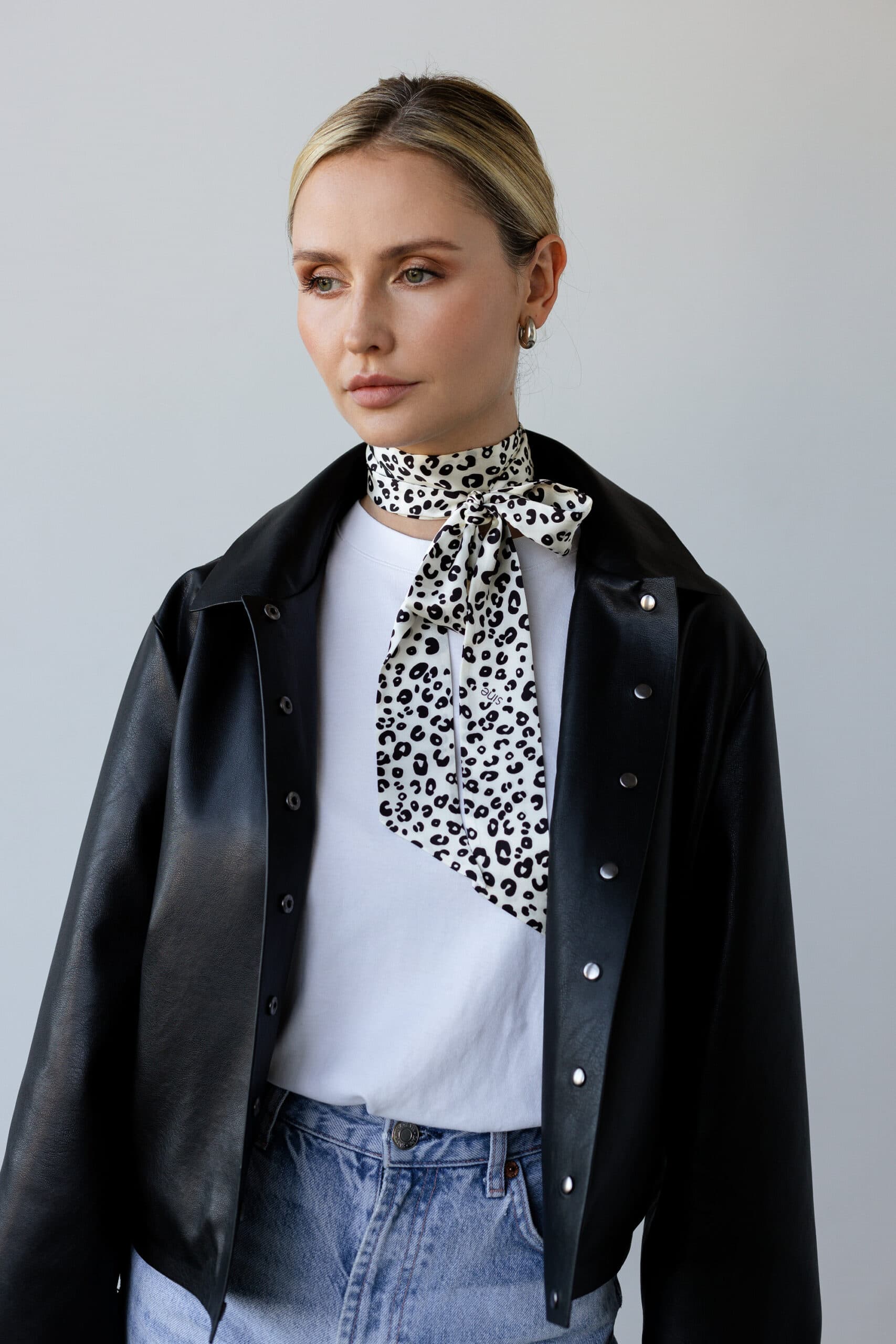 Jedwabny szaliczek ANIMAL PATTERN 180 cm