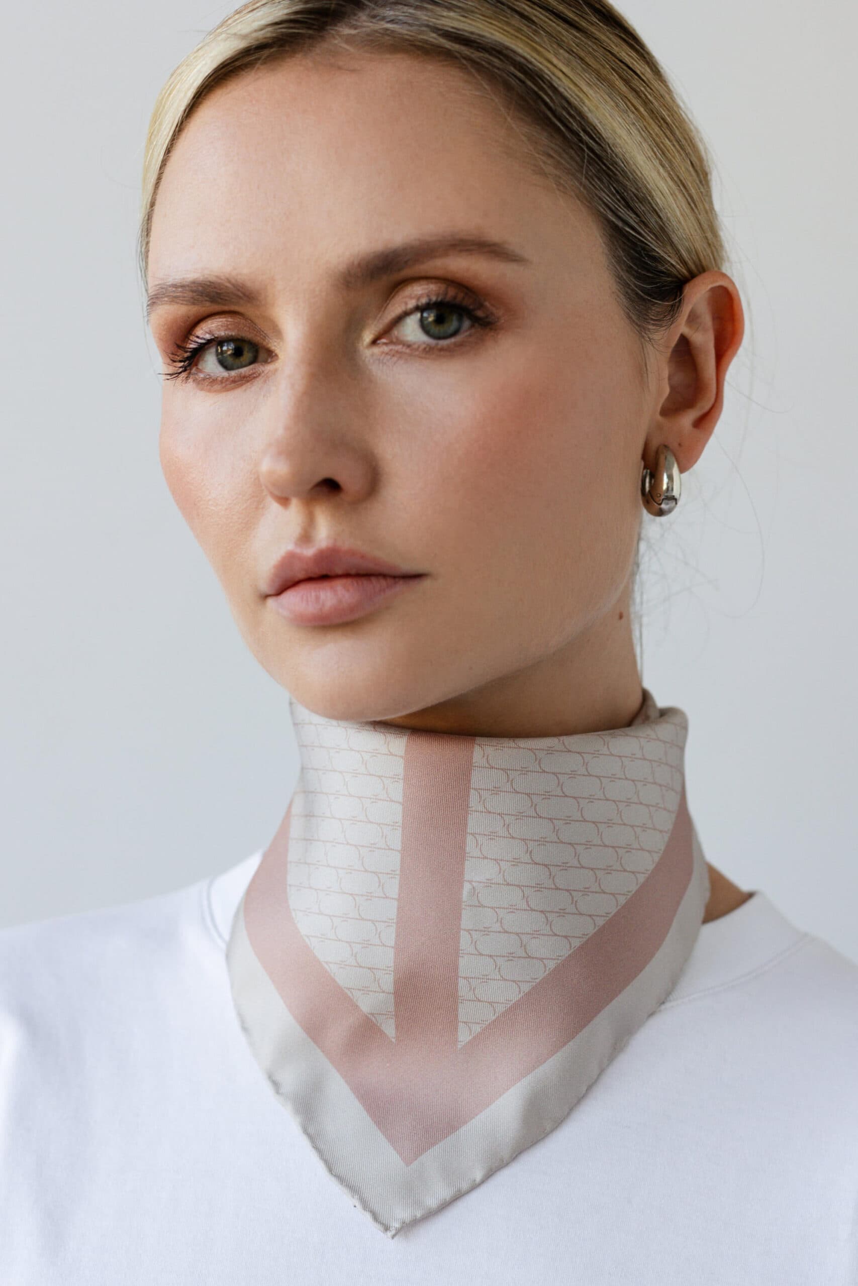 Silk Scarf 53 cm | Sine Silk BEIGE - sample sale — view 1