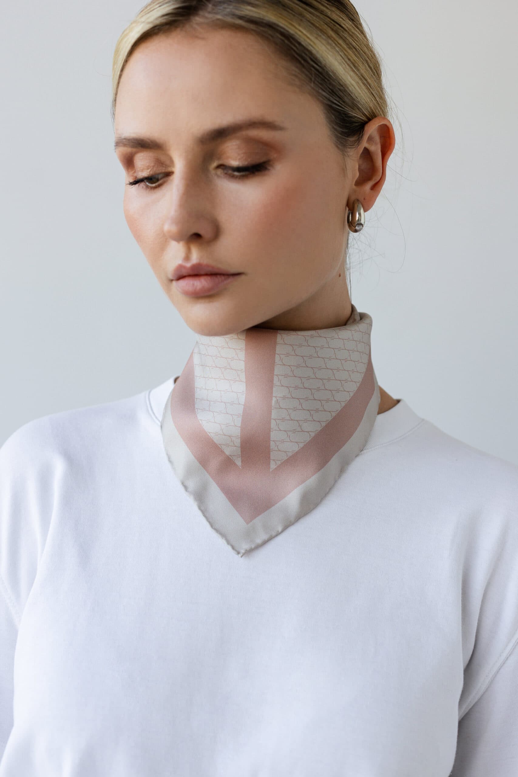 Silk Scarf 53 cm | Sine Silk BEIGE - sample sale — view 3