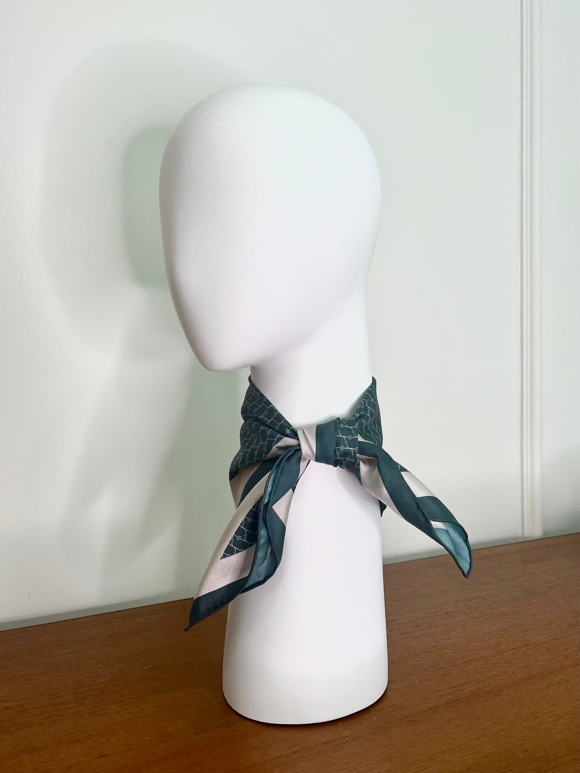 Jedwabna apaszka 53 cm | Sine Silk GREEN - sample sale