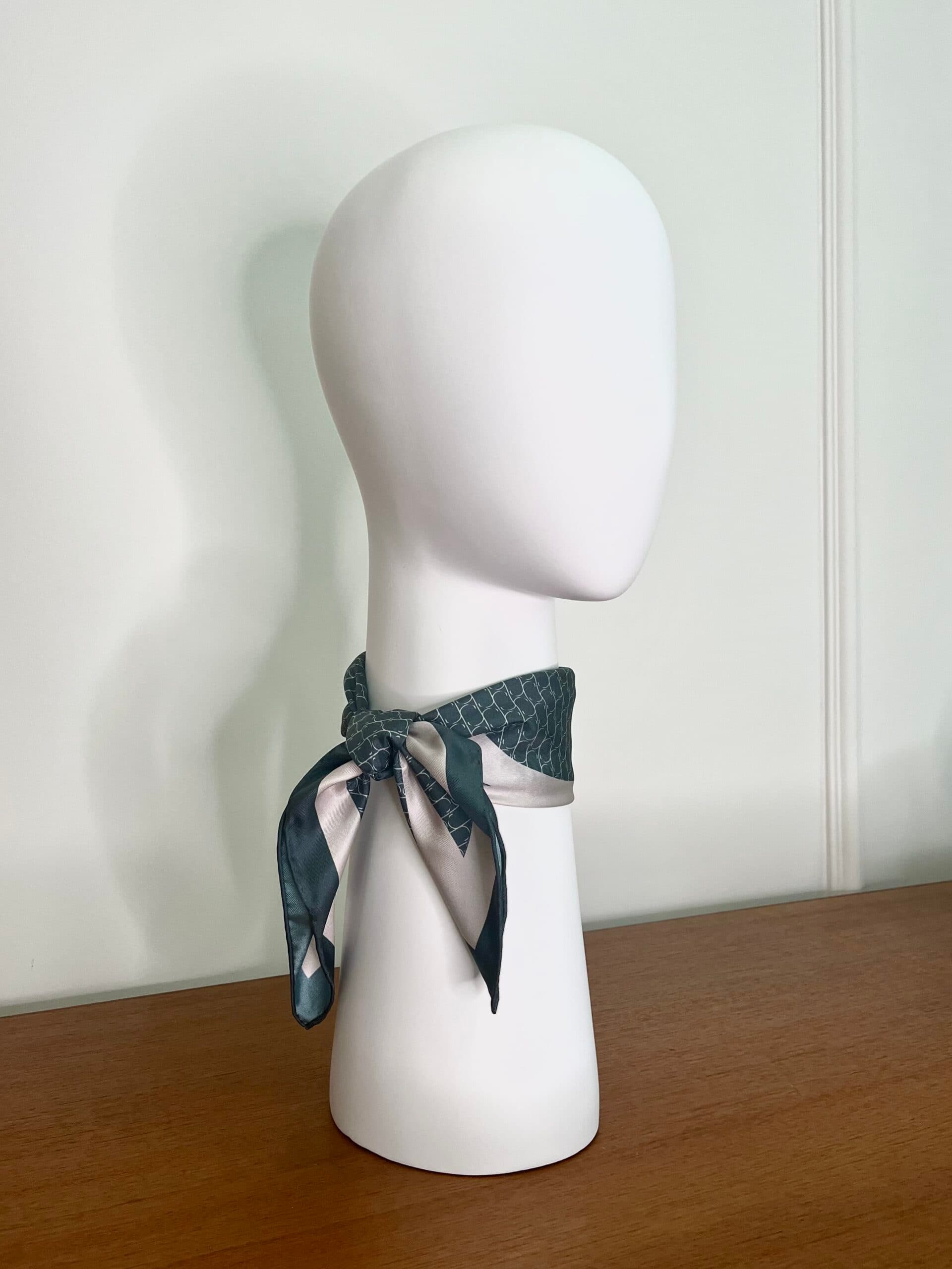 Jedwabna apaszka 53 cm | Sine Silk GREEN - sample sale