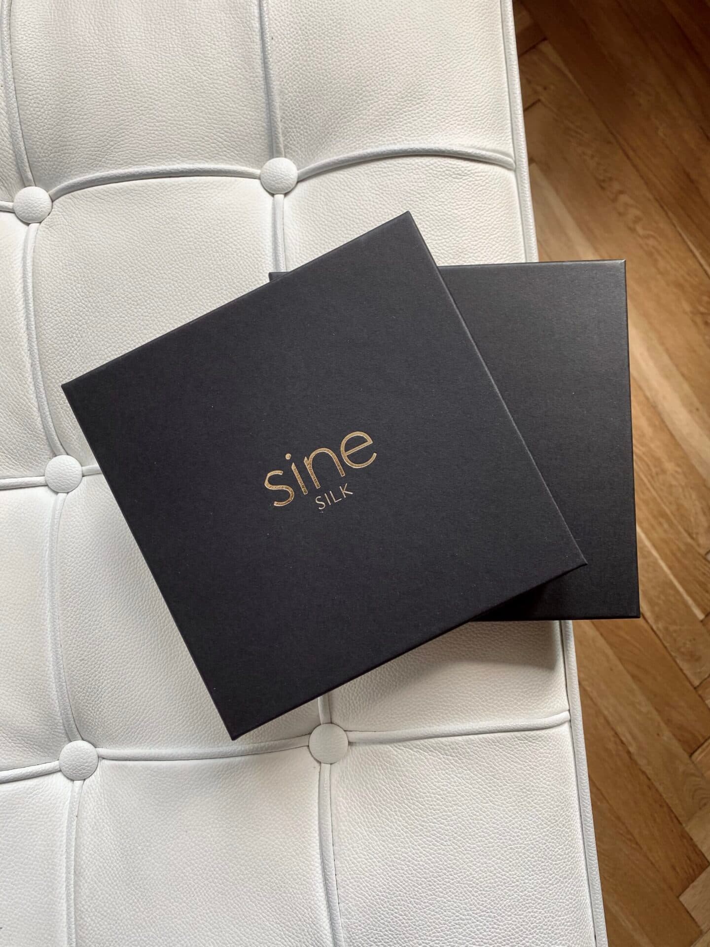 Jedwabna apaszka 65 cm | Sine Silk CLASSIC BLACK