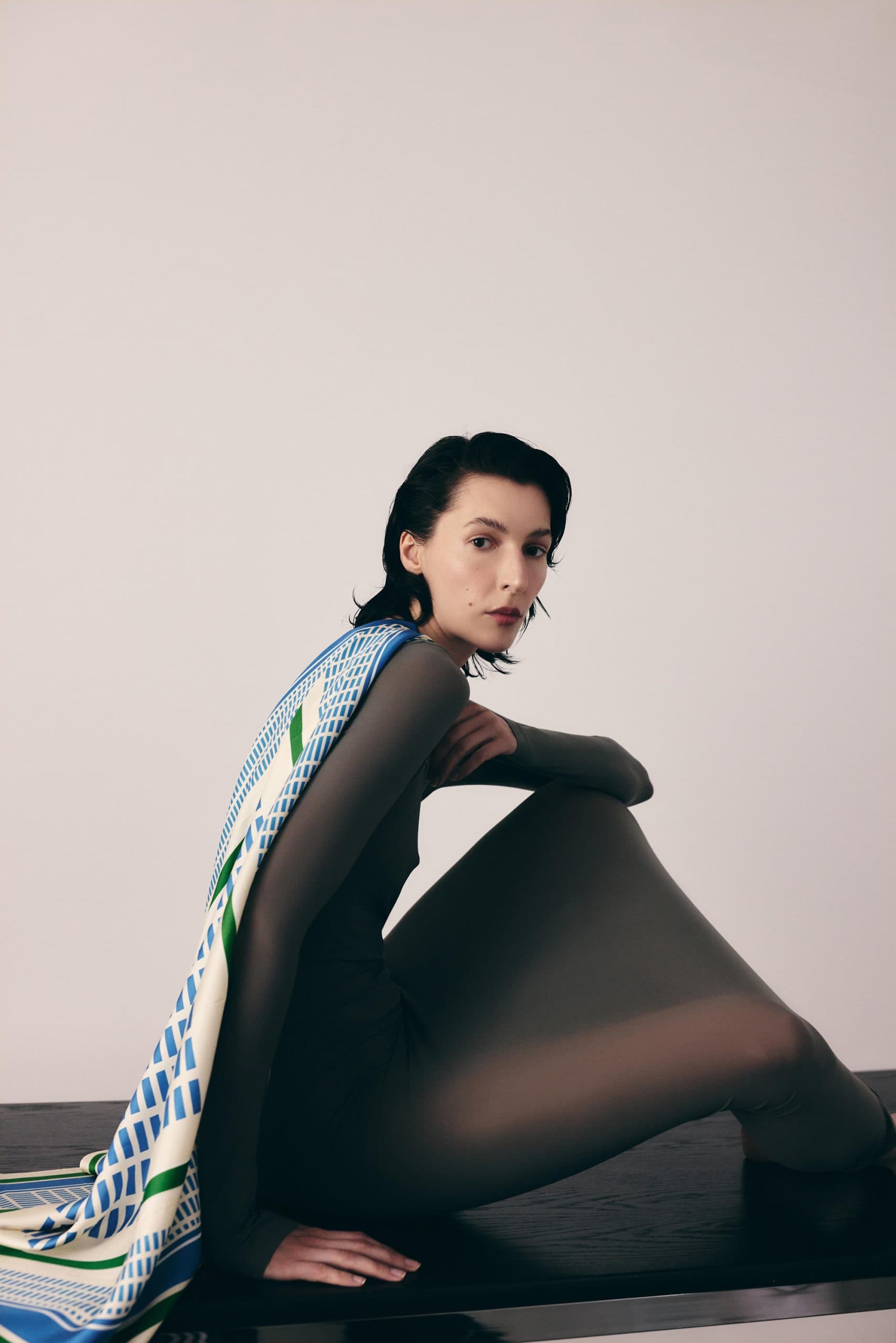 Jedwabna apaszka dwustronna 90 cm | Geometria 003