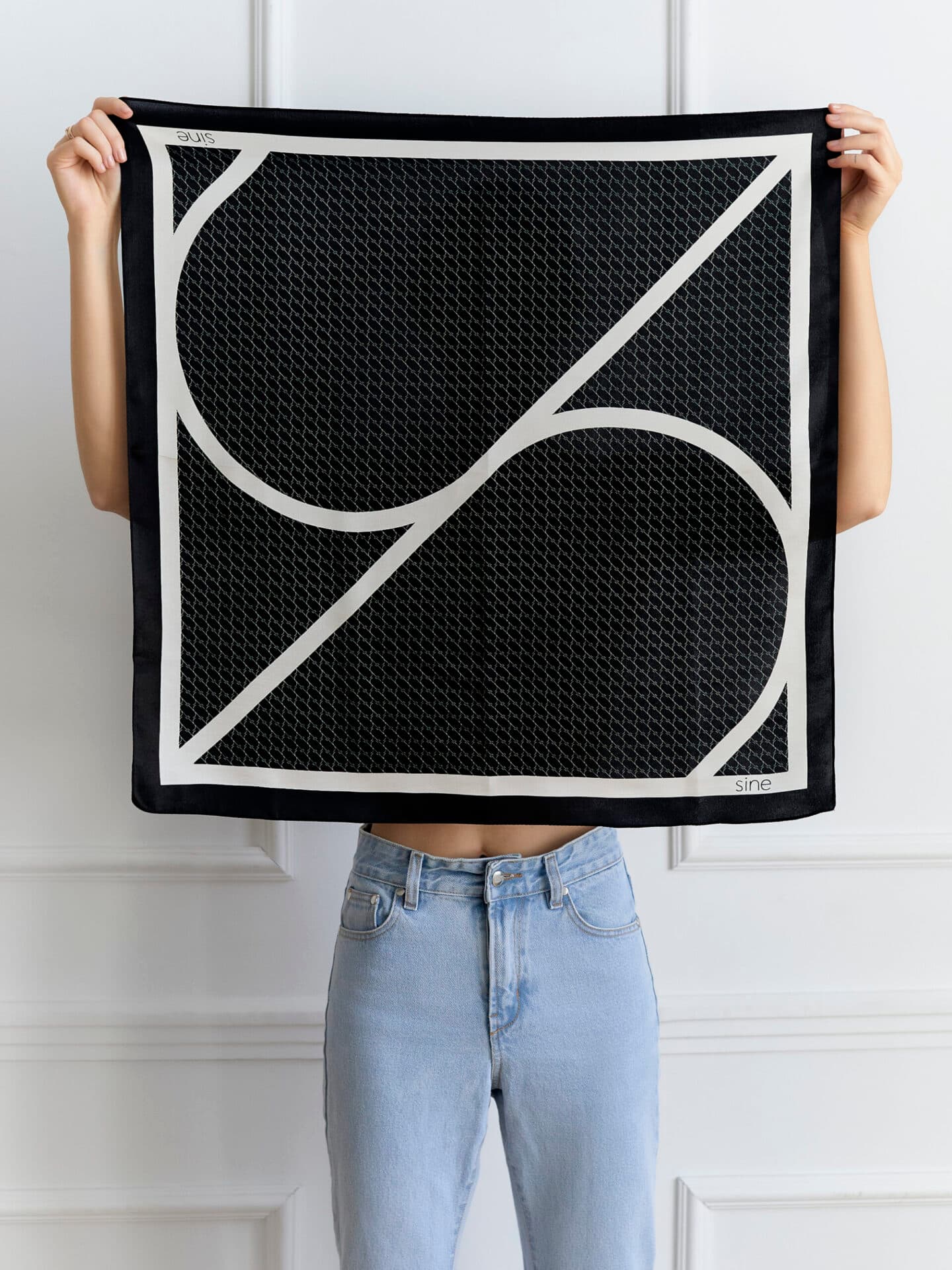 Jedwabna apaszka 65 cm | Sine Silk CLASSIC BLACK