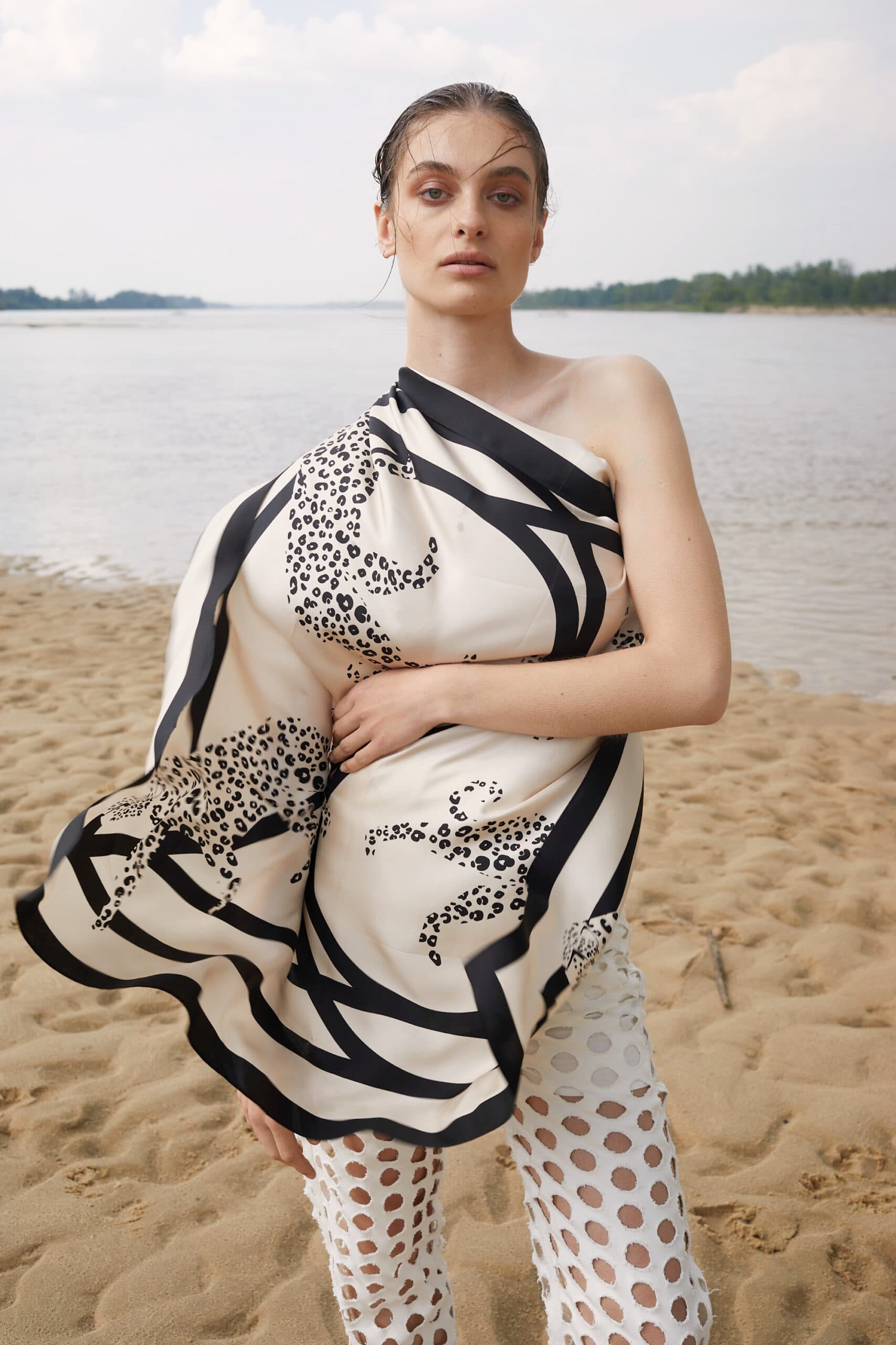 Jedwabna apaszka kremowa 90 cm | LAMPARTY